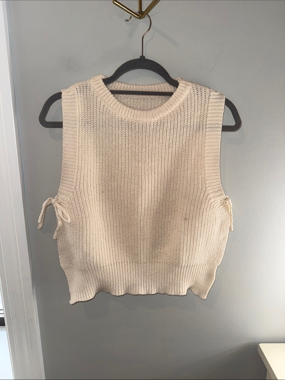 Amazon Cream Knit Sleeveless Sweater Vest